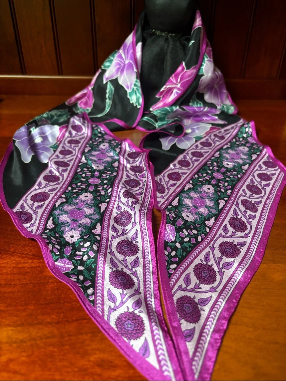 VTG Oscar de la Renta silk twill scarf. purple and magenta floral pattern